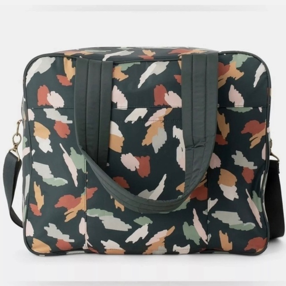 thirty-one Handbags - thirty-one Voyager Tote travel bag